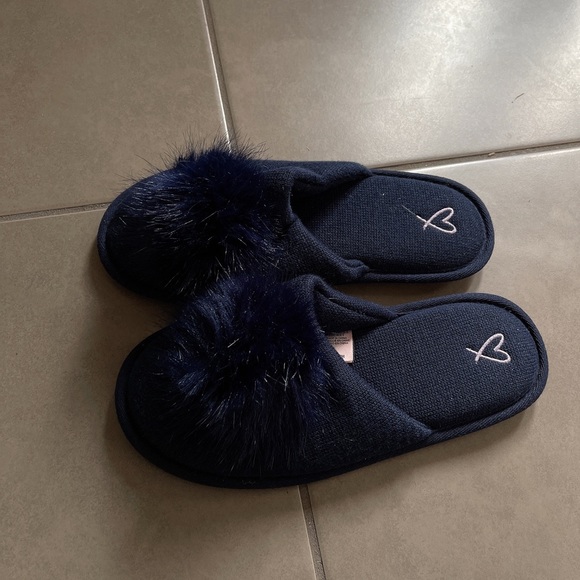 Victoria’s Secret winter slide - Picture 6 of 6